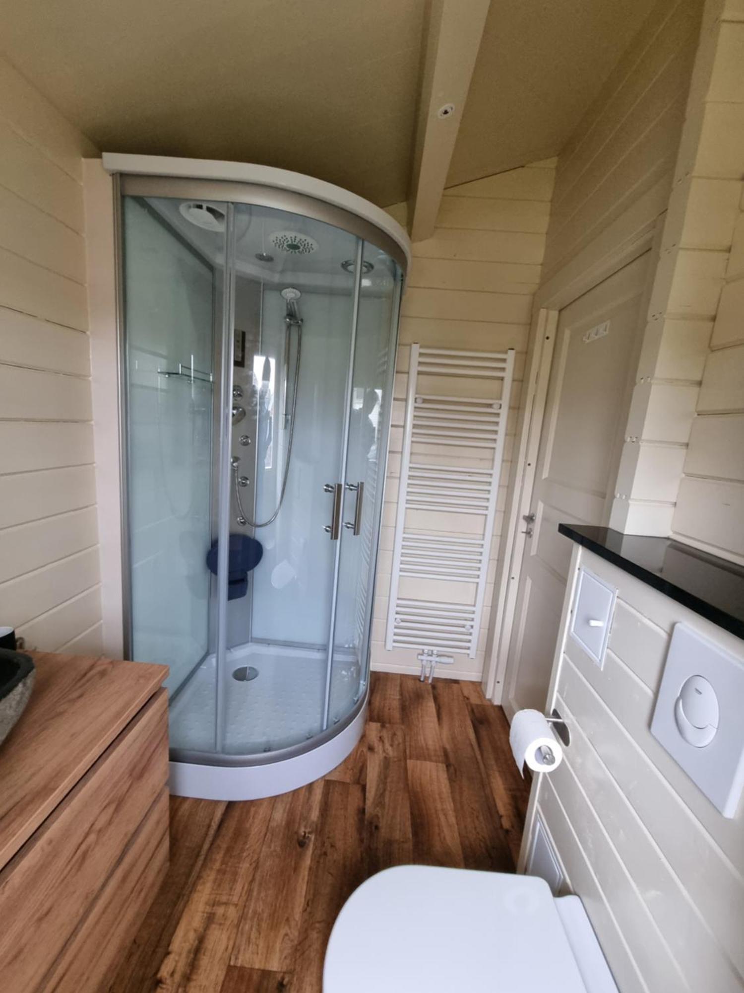 Nieuw - Luxe Blokhut Chalet In Bosrijke Omgeving Anloo エクステリア 写真