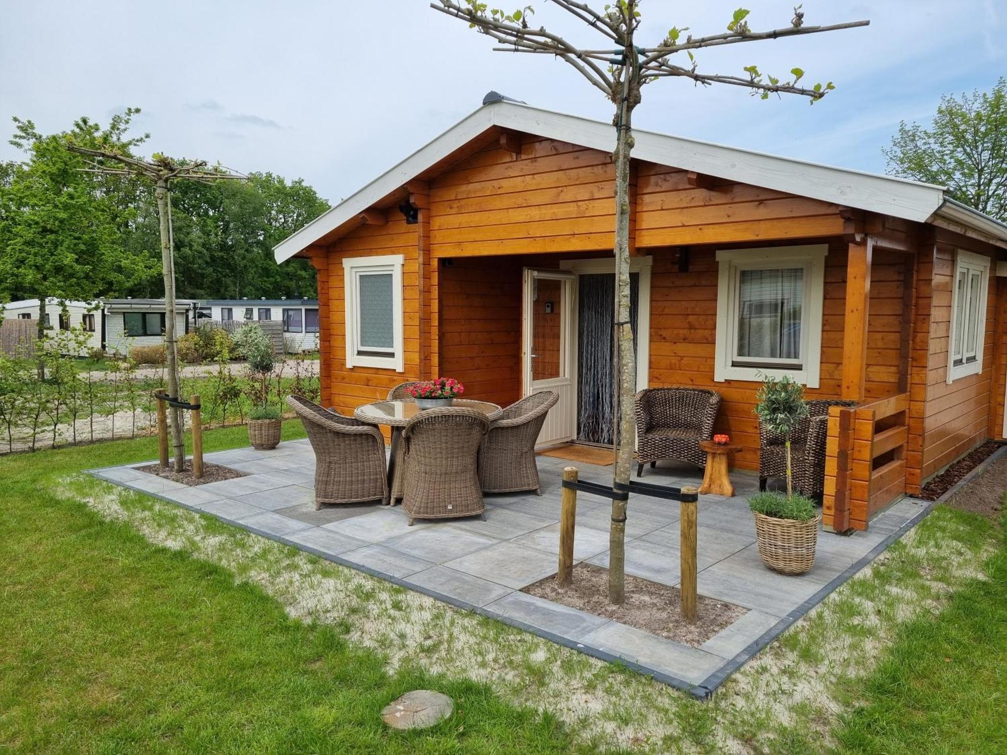 Nieuw - Luxe Blokhut Chalet In Bosrijke Omgeving Anloo エクステリア 写真